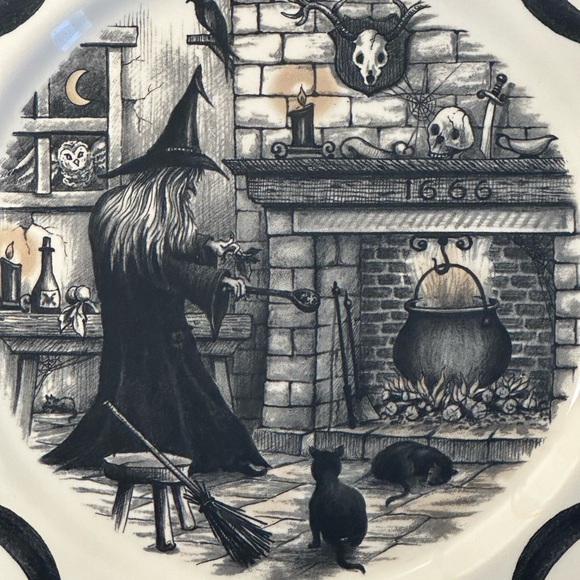 Royal Stafford Haunted Home Witch ONE (1) Dinner Plate - New Release 2024 - Picture 4 of 6